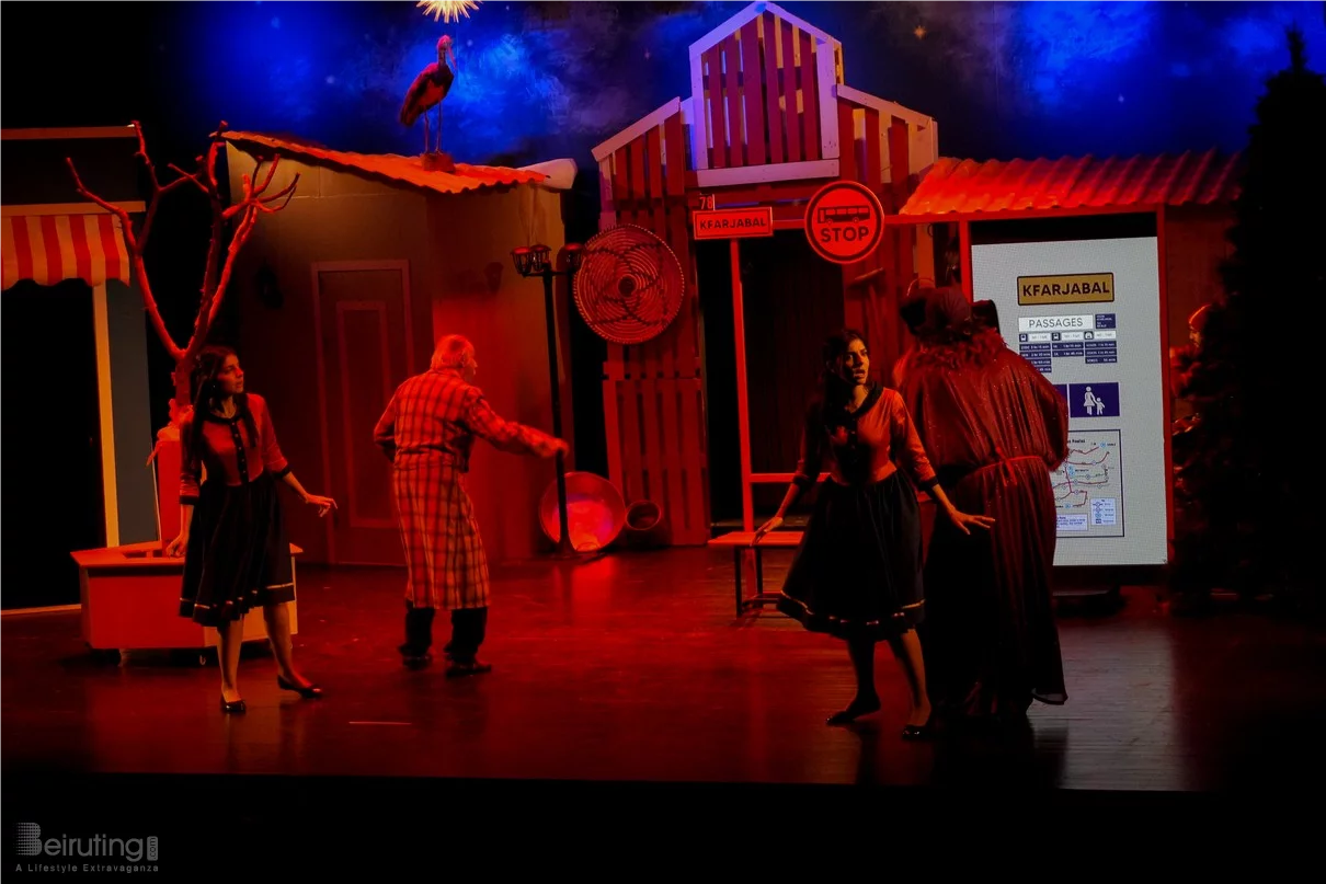 Claire, dans le nouveau spectacle L’ÉTRANGÈRE DE NOËL