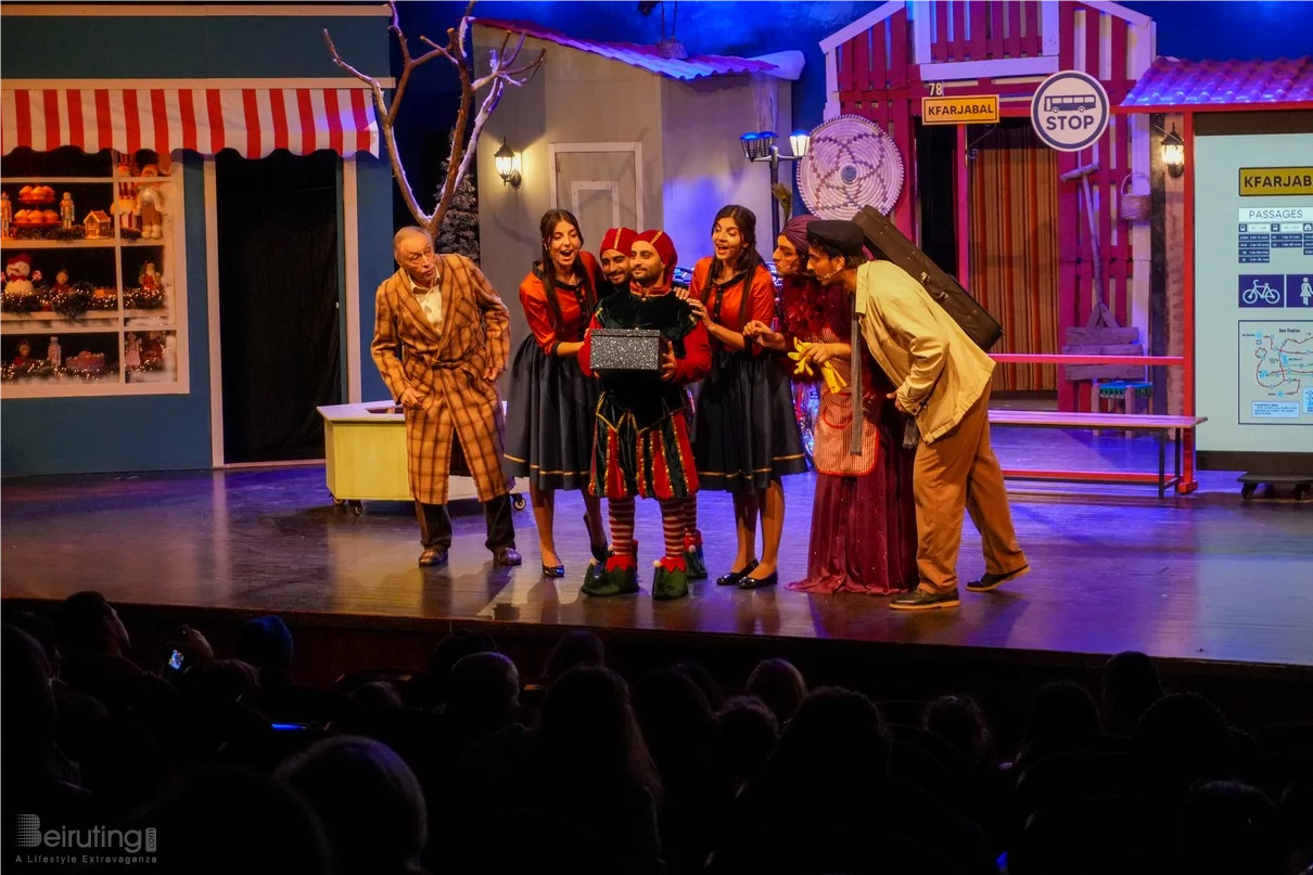 Claire, dans le nouveau spectacle L’ÉTRANGÈRE DE NOËL