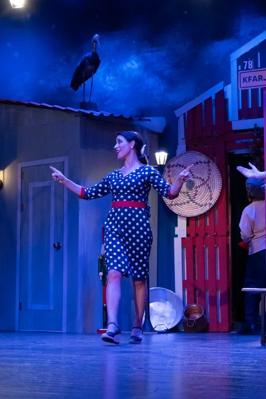 Claire, dans le nouveau spectacle L’ÉTRANGÈRE DE NOËL