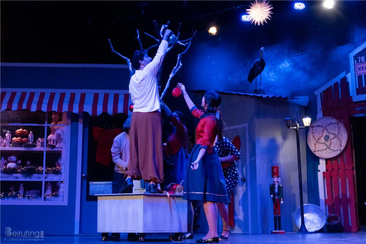 Claire, dans le nouveau spectacle L’ÉTRANGÈRE DE NOËL