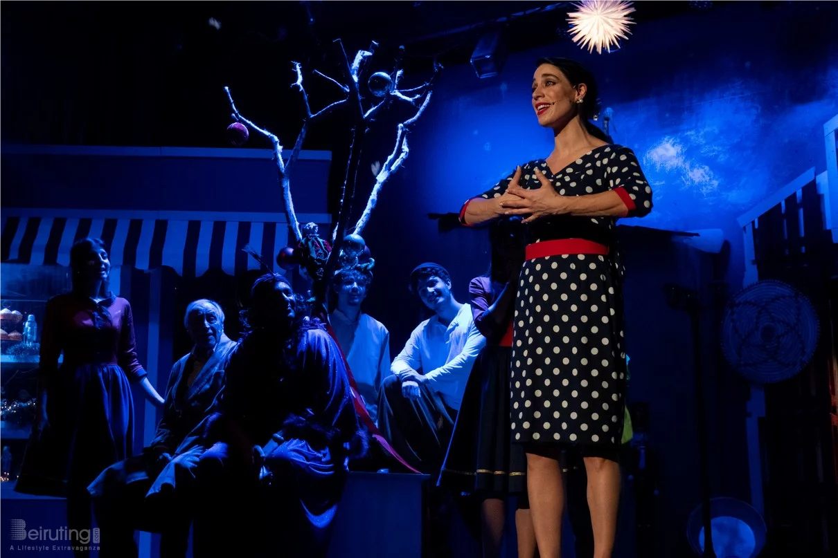 Claire, dans le nouveau spectacle L’ÉTRANGÈRE DE NOËL