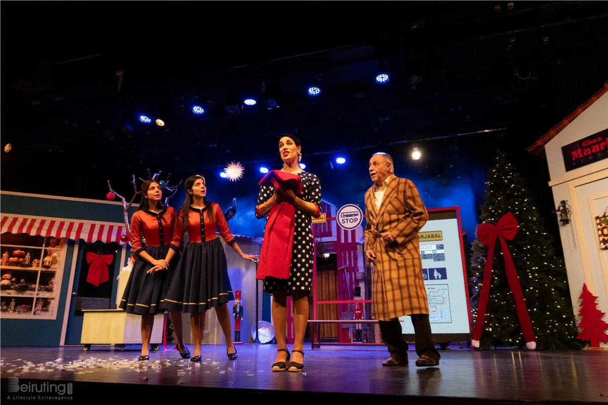 Claire, dans le nouveau spectacle L’ÉTRANGÈRE DE NOËL