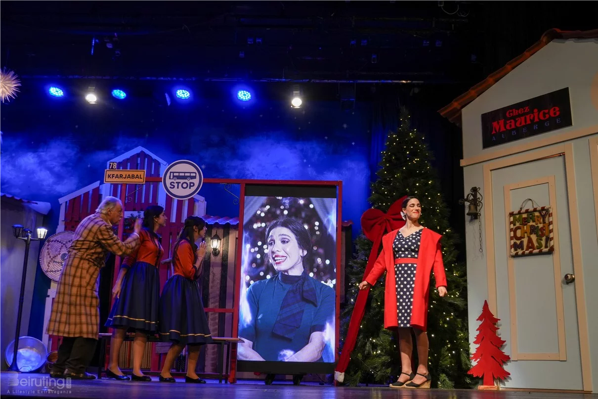 Claire, dans le nouveau spectacle L’ÉTRANGÈRE DE NOËL
