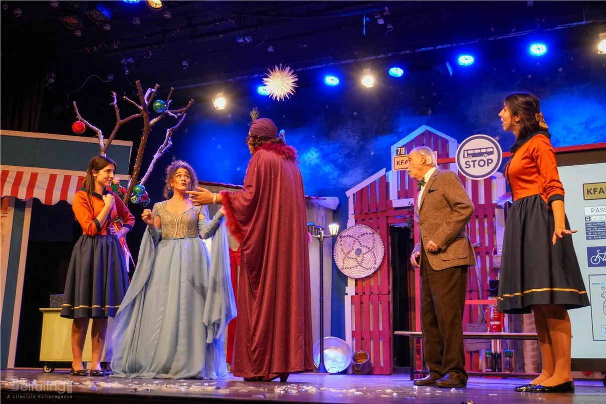 Claire, dans le nouveau spectacle L’ÉTRANGÈRE DE NOËL