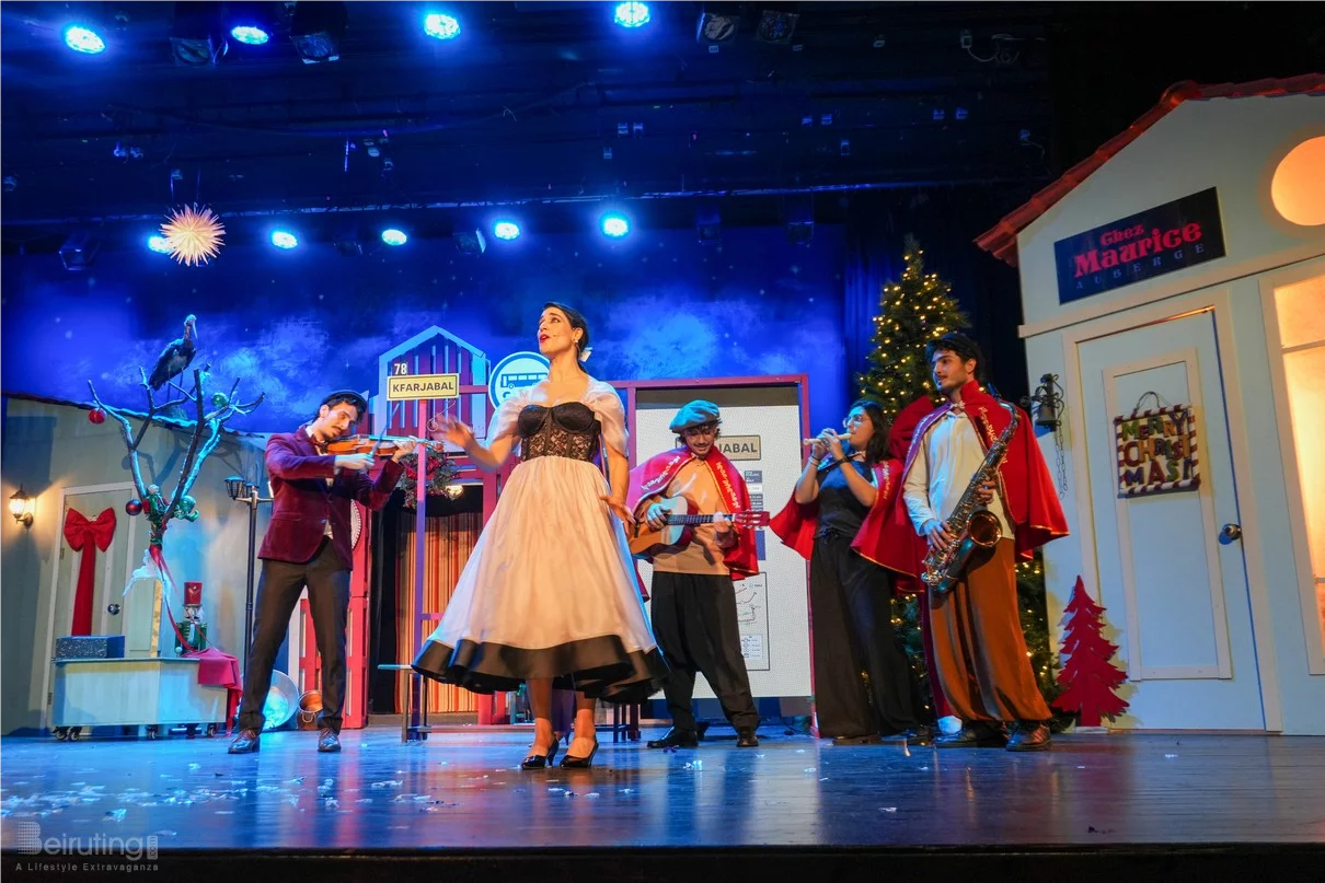 Claire, dans le nouveau spectacle L’ÉTRANGÈRE DE NOËL