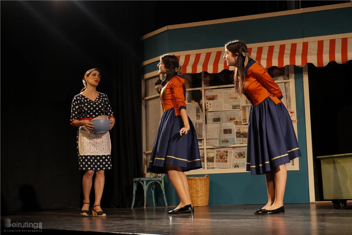 Claire, dans le nouveau spectacle L’ÉTRANGÈRE DE NOËL