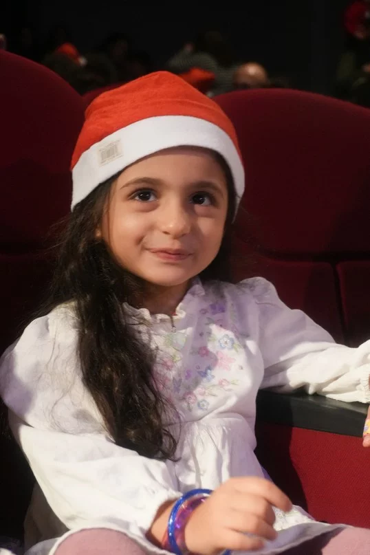 Claire, dans le nouveau spectacle L’ÉTRANGÈRE DE NOËL