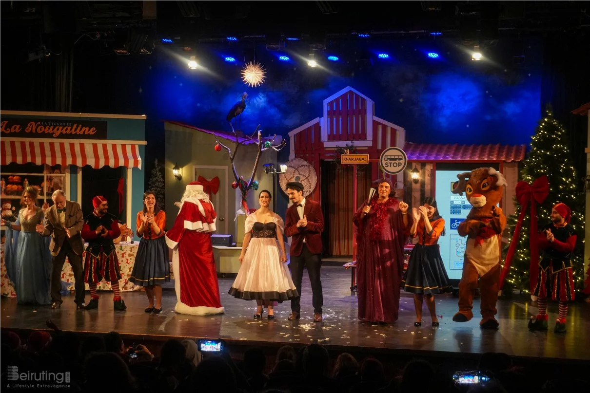 Claire, dans le nouveau spectacle L’ÉTRANGÈRE DE NOËL