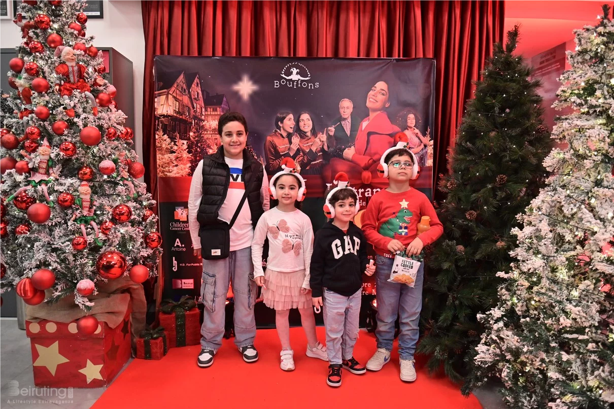 Claire, dans le nouveau spectacle L’ÉTRANGÈRE DE NOËL