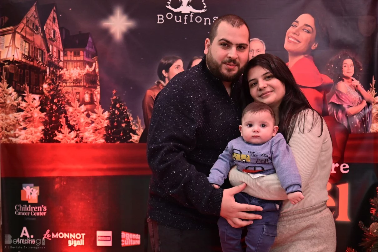 Claire, dans le nouveau spectacle L’ÉTRANGÈRE DE NOËL