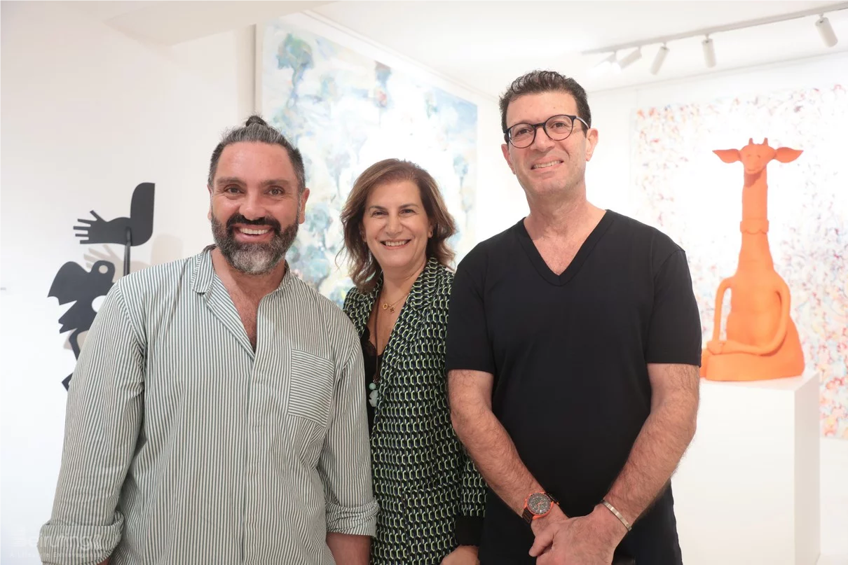 Giraffitude Souls in Color, A solo exhibition by Lebanese artist Joa Chelala