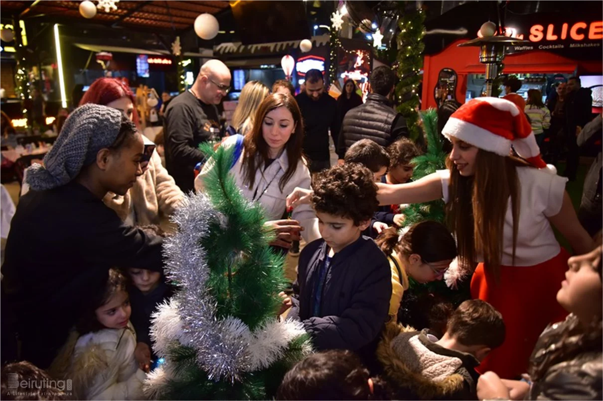 Noël Pour Tous at D Grounds