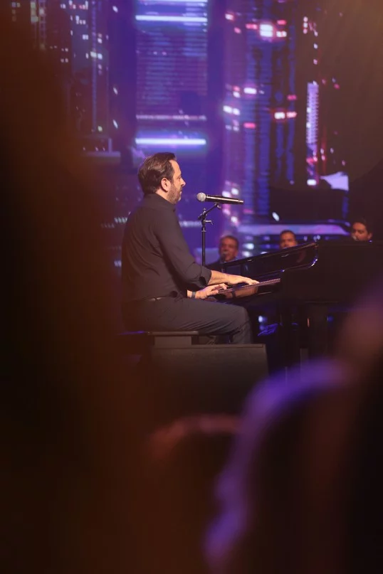 Guy Manoukian at Casino du Liban
