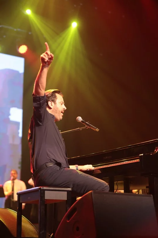 Guy Manoukian at Casino du Liban