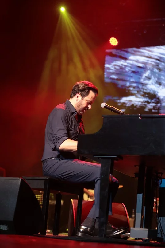 Guy Manoukian at Casino du Liban