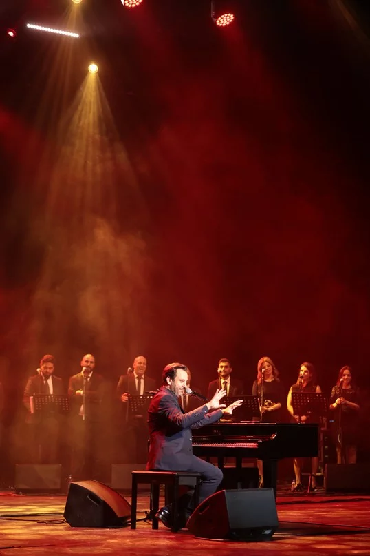 Guy Manoukian at Casino du Liban