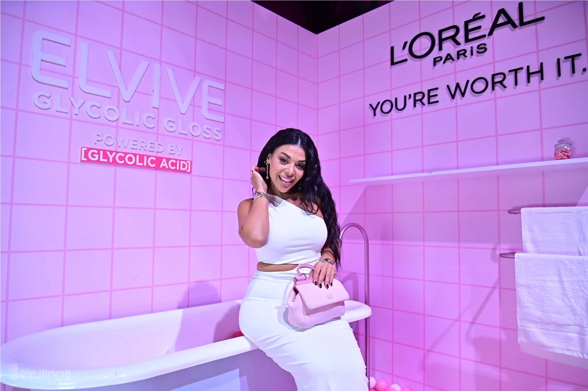 L'Oreal Paris The Glow & Gloss Museum