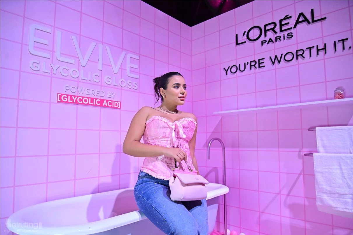 L'Oreal Paris The Glow & Gloss Museum