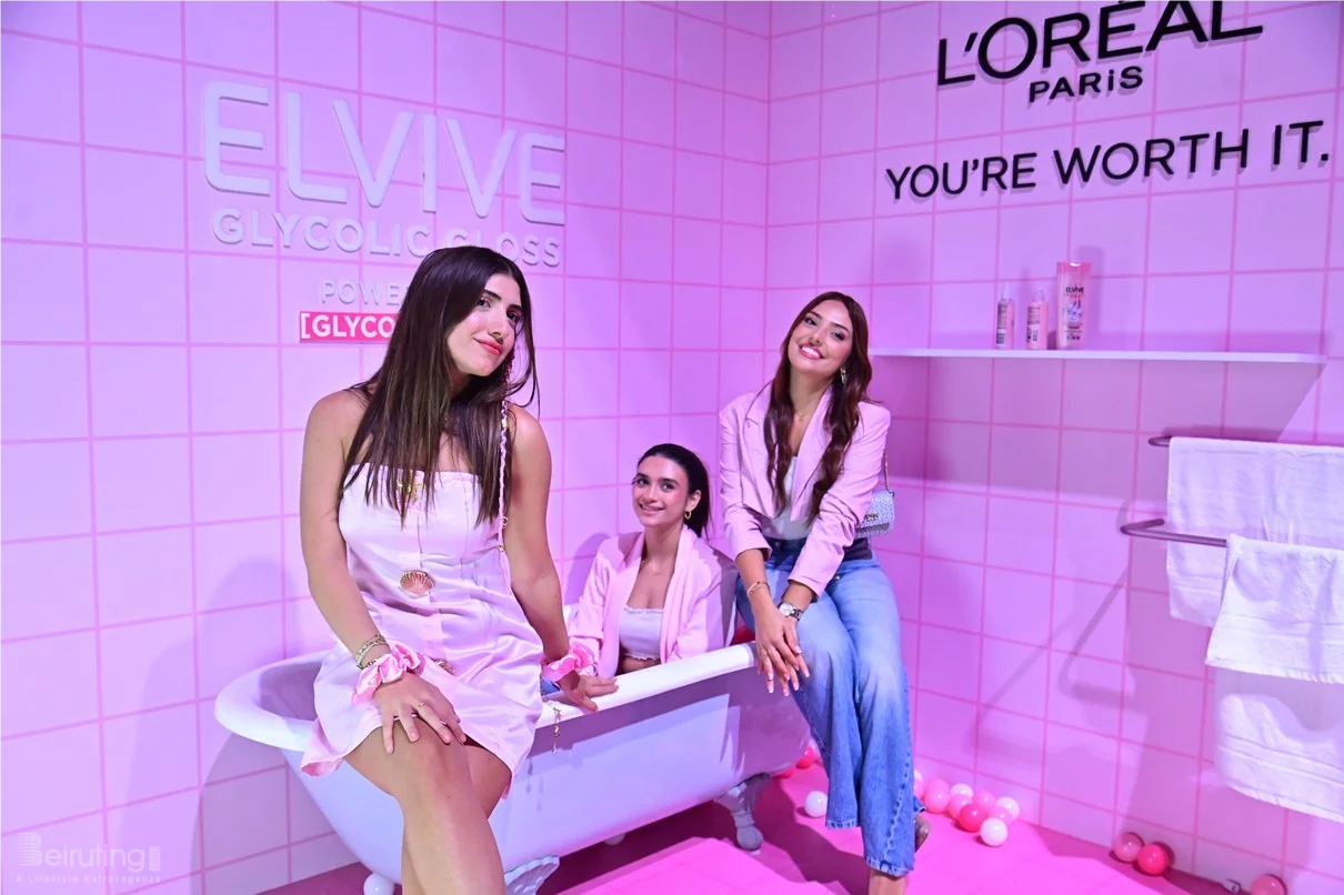 L'Oreal Paris The Glow & Gloss Museum