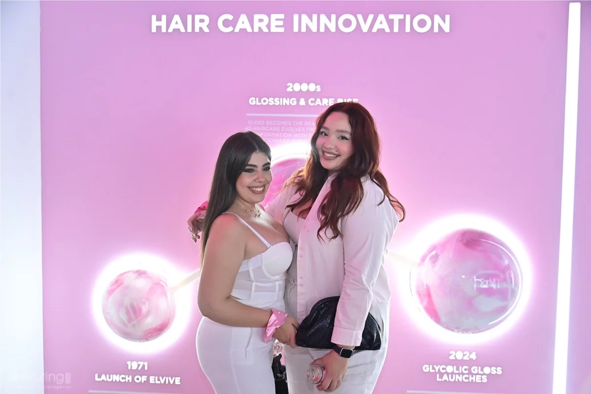 L'Oreal Paris The Glow & Gloss Museum