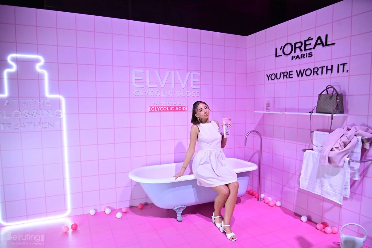L'Oreal Paris The Glow & Gloss Museum