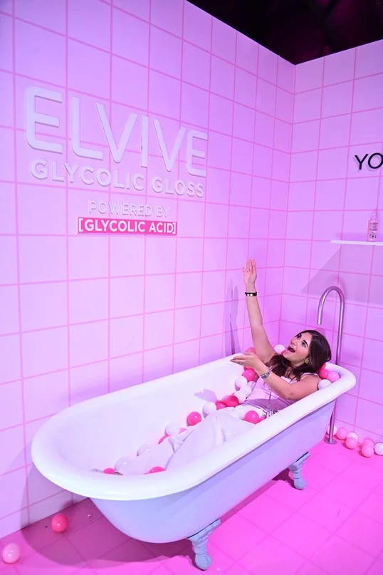 L'Oreal Paris The Glow & Gloss Museum