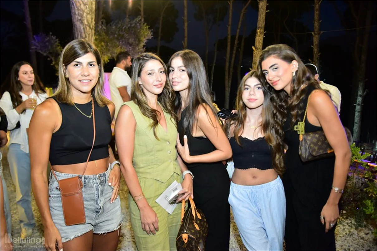 Mañana Al-Nahil Collection at Retro Village