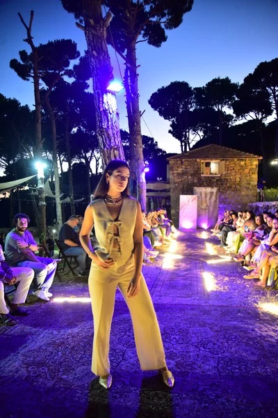 Mañana Al-Nahil Collection at Retro Village