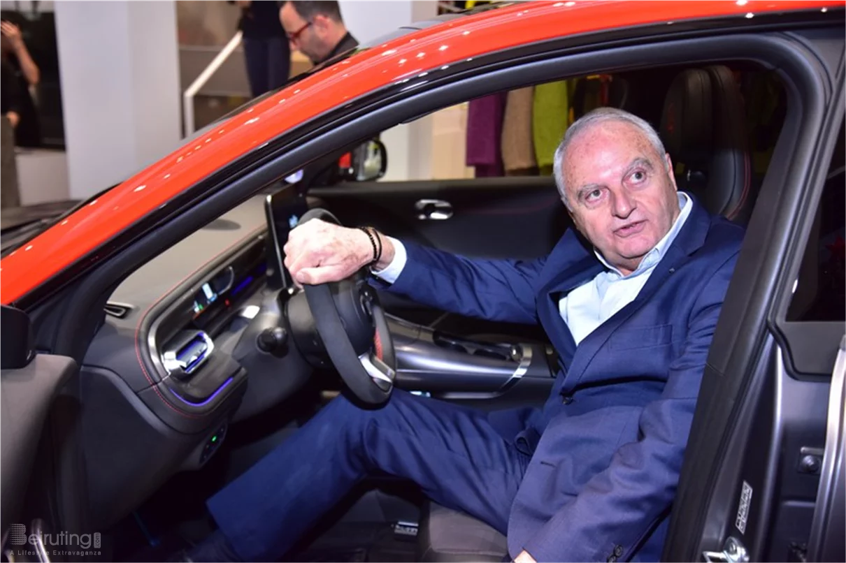 Art for Hope Initiative showcasing the rebirth of the smart All-Electric Compact SUV