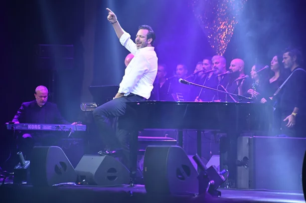 Guy Manoukian at Beirut Hall