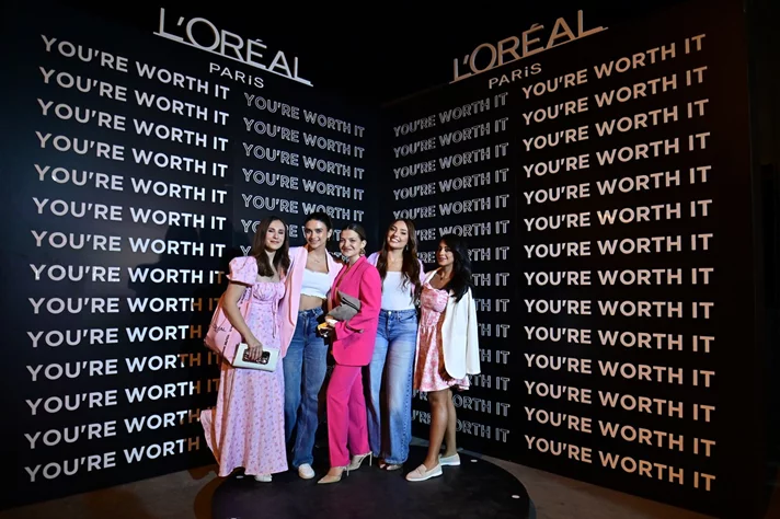 L'Oreal Paris The Glow & Gloss Museum
