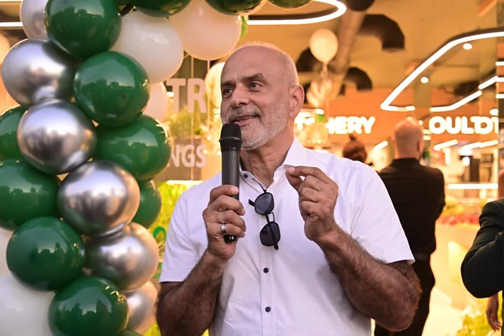 Grand Opening of Groots