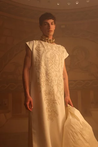 Edmond Moussallem Unveils Les Muses A Special Edition Ramadan Abaya Collection