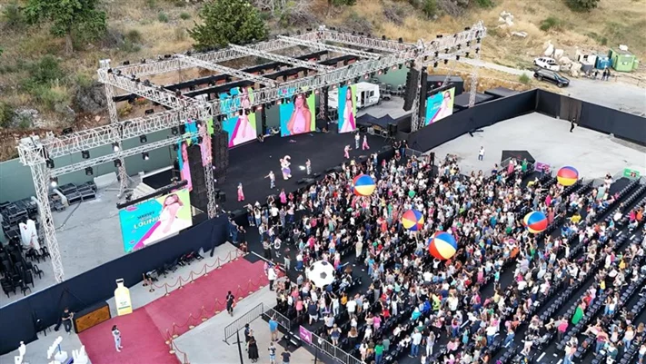 Louna at Ehdeniyat Festival