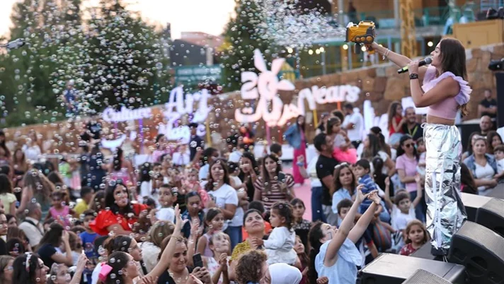 Louna at Ehdeniyat Festival