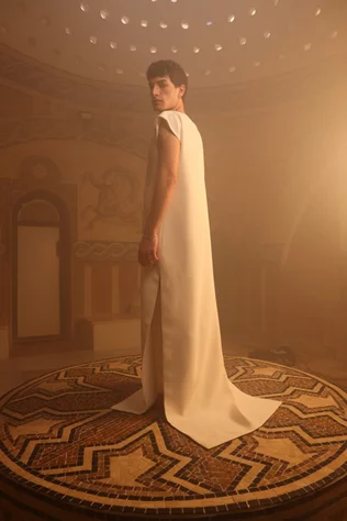 Edmond Moussallem Unveils Les Muses A Special Edition Ramadan Abaya Collection
