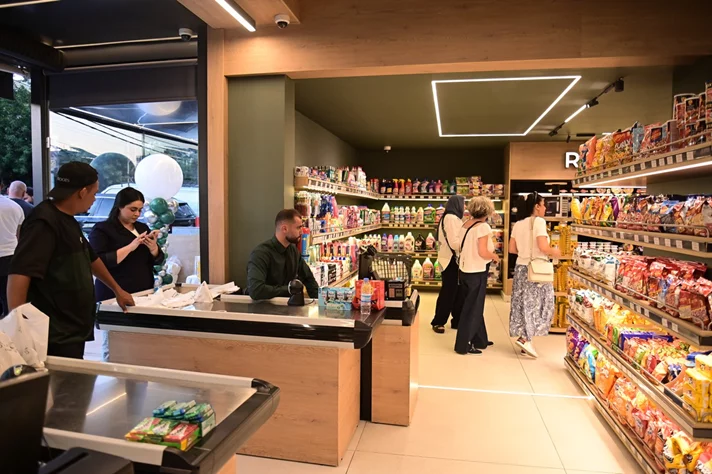 Grand Opening of Groots