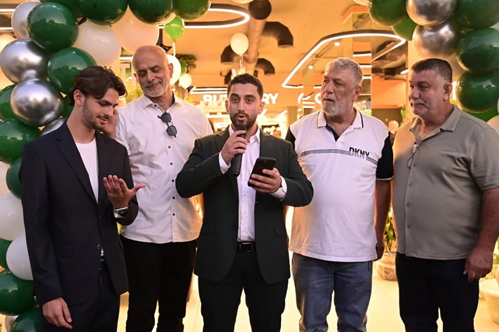 Grand Opening of Groots
