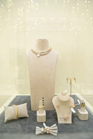 Opening of Hanna Jewelry