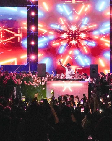 Dancing Moon III at Ehdeniyat Festival