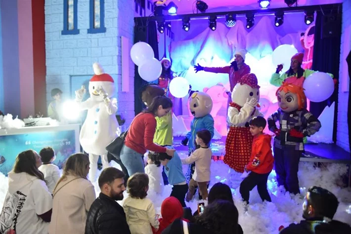 Trip To the North Pole with Cocomelon Family JayJay Cody YoYo
