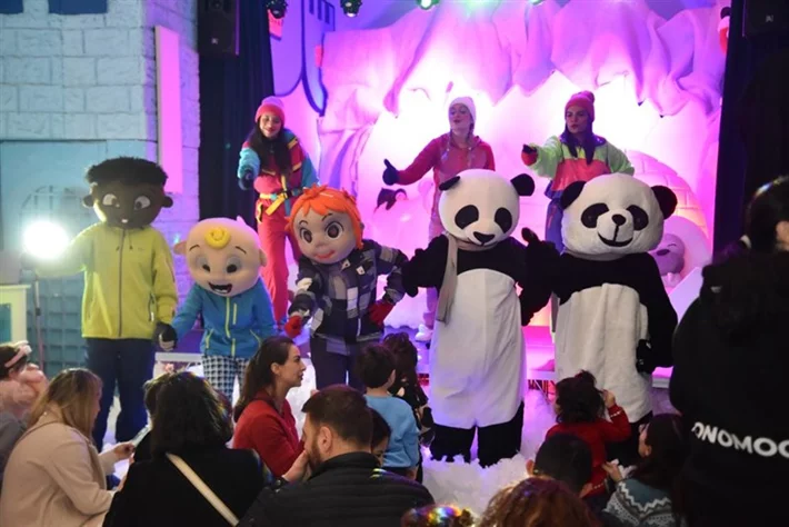 Trip To the North Pole with Cocomelon Family JayJay Cody YoYo