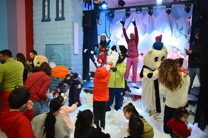 Trip To the North Pole with Cocomelon Family JayJay Cody YoYo