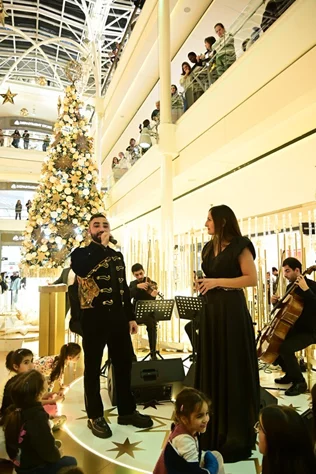 Christmas Tree Lighting at ABC Ashrafieh