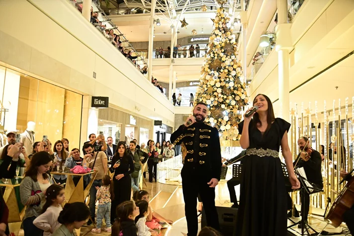 Christmas Tree Lighting at ABC Ashrafieh