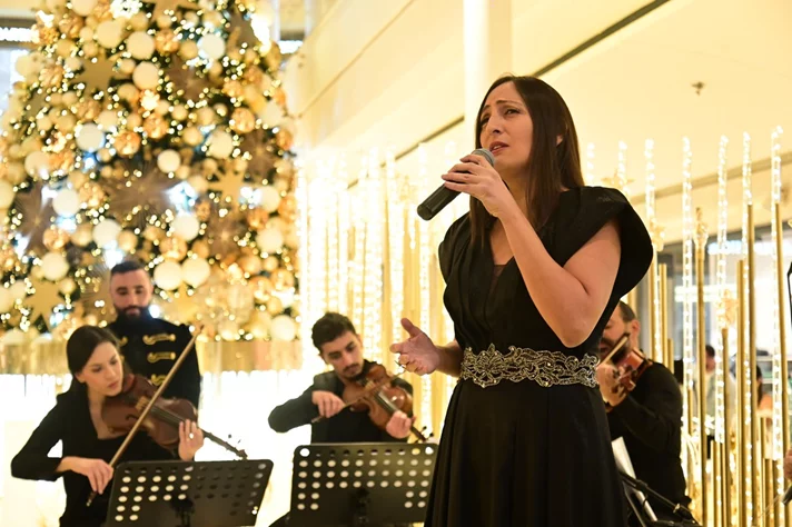 Christmas Tree Lighting at ABC Ashrafieh