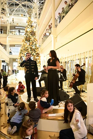 Christmas Tree Lighting at ABC Ashrafieh