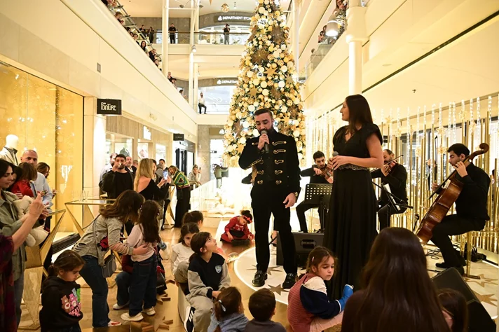 Christmas Tree Lighting at ABC Ashrafieh