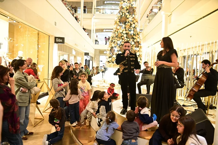 Christmas Tree Lighting at ABC Ashrafieh