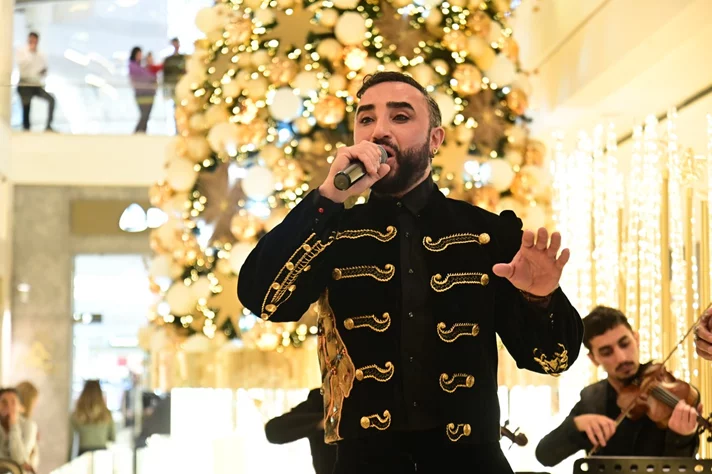 Christmas Tree Lighting at ABC Ashrafieh